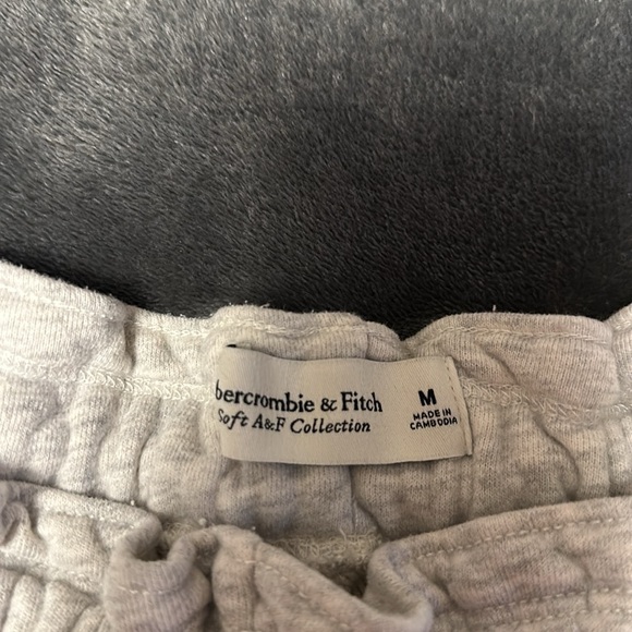 Abercrombie & Fitch Paper Bag Lounge Shorts *M* - Picture 2 of 3